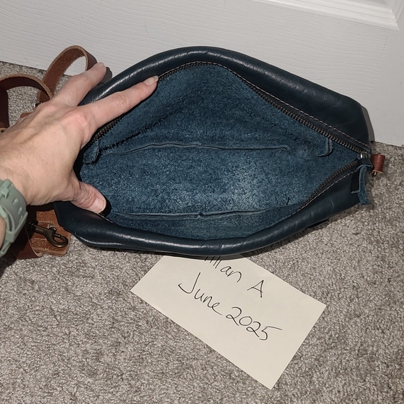 Go Forth Goods GFG Leather Medium Sarah Crossbody Bag Indigo Bison Pockets - Picture 6 of 8